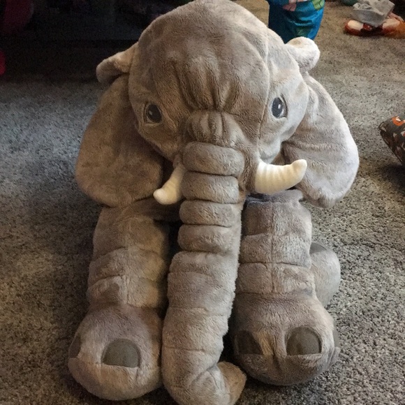 Elephant push - Picture 2 of 2